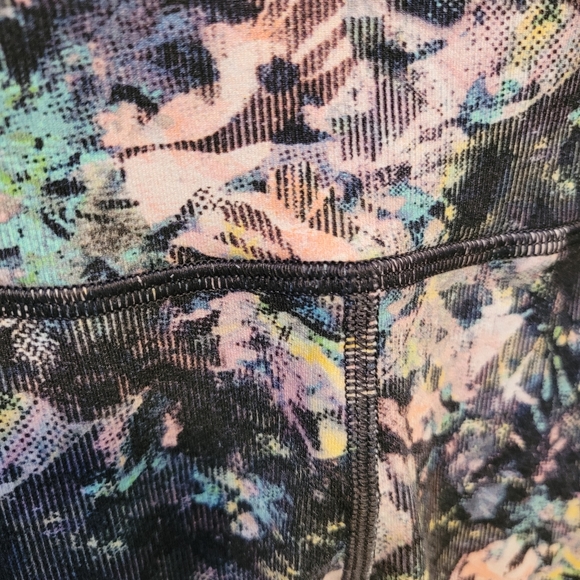 Lululemon Cropped Wunder Under Pant Size 4 - Picture 4 of 9